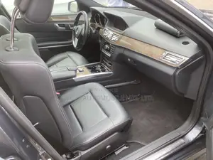 Mercedes-Benz E350 Base 4Matic Sedan AWD (3.5L 6cyl 7A) 2014 Gray
