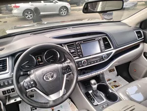Toyota Highlander 2015 Black