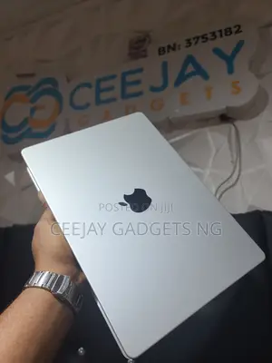 Laptop Apple MacBook Pro 2023 M3 8GB Apple M3 SSD 512GB