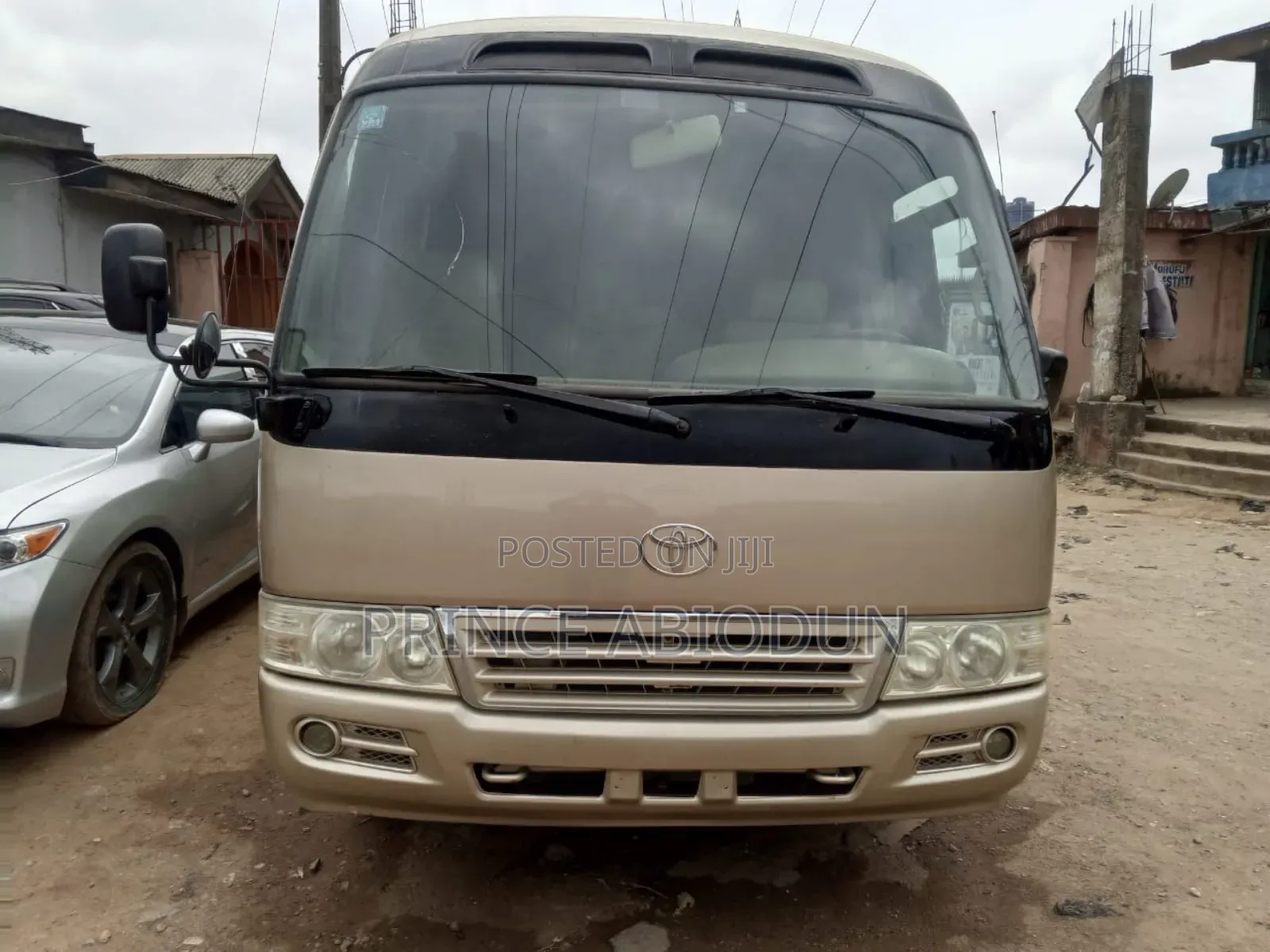 Toyota Coaster 2012 Gold