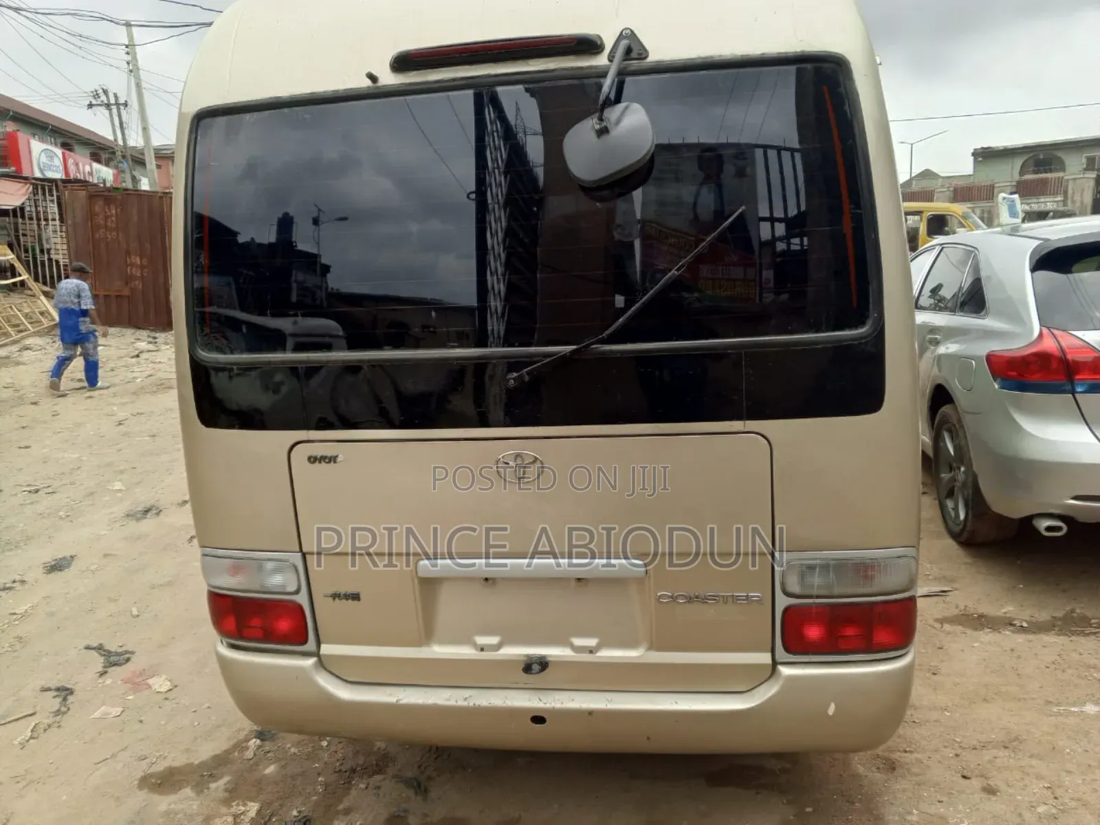 Toyota Coaster 2012 Gold