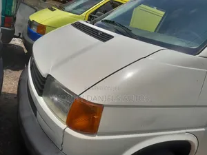 Volkswagen Transporter 2004 White