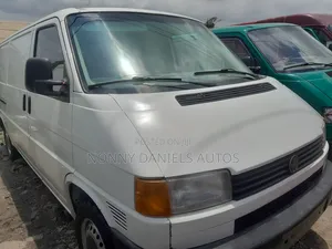 Volkswagen Transporter 2004 White