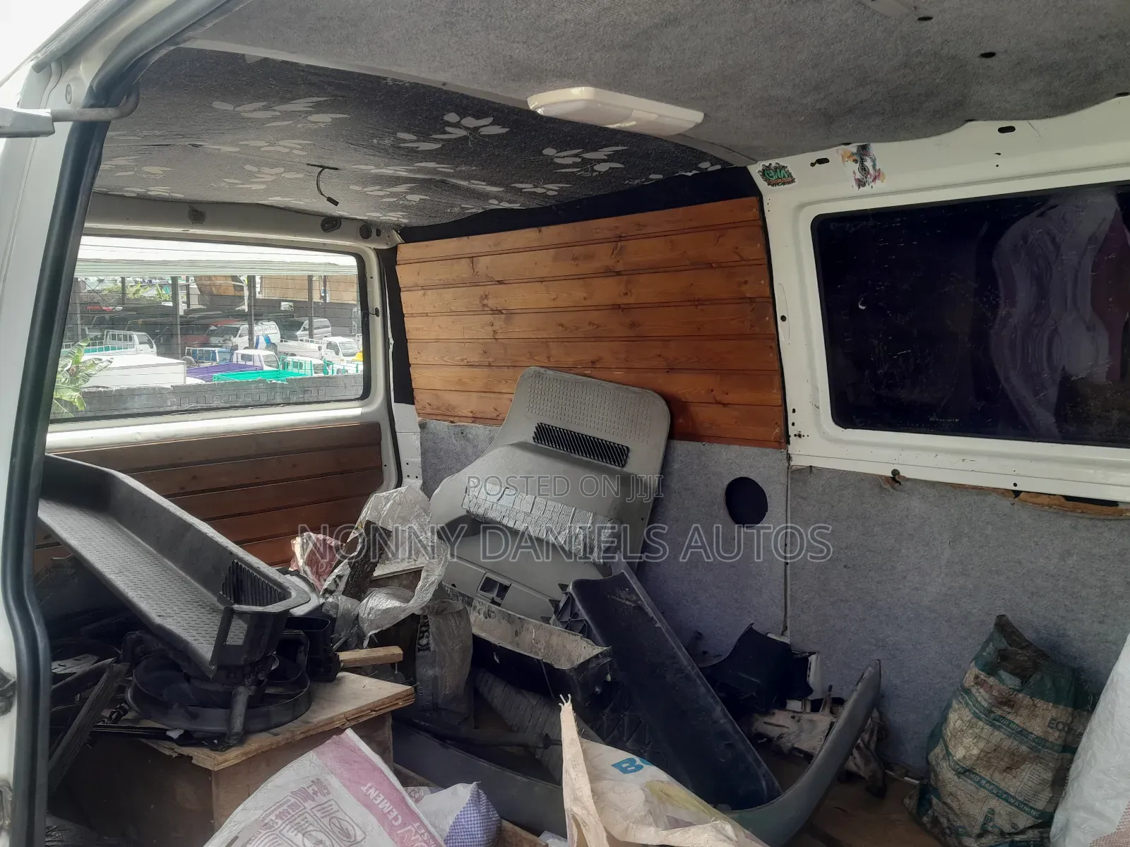Volkswagen Transporter 2004 White
