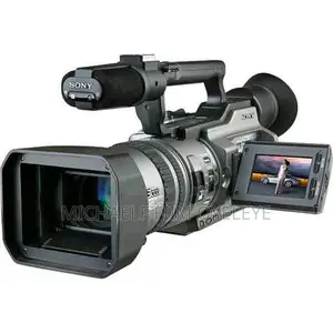 Hybrid Photo and Video Coverage: