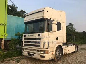 Trailer Head