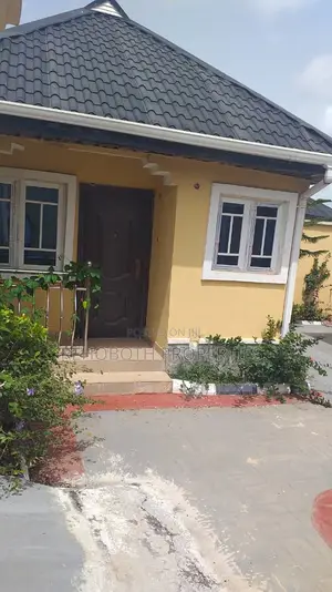 5bdrm Bungalow in Ologuneru, Ibadan for sale