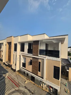 4bdrm Townhouse/Terrace in Lekki Phase 1 for sale