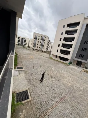 Furnished 3bdrm Block of Flats in Off Ogunlana Drive, Surulere for sale