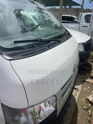 Toyota HiAce 2012 White