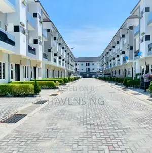 4bdrm Townhouse/Terrace in Ikate for sale