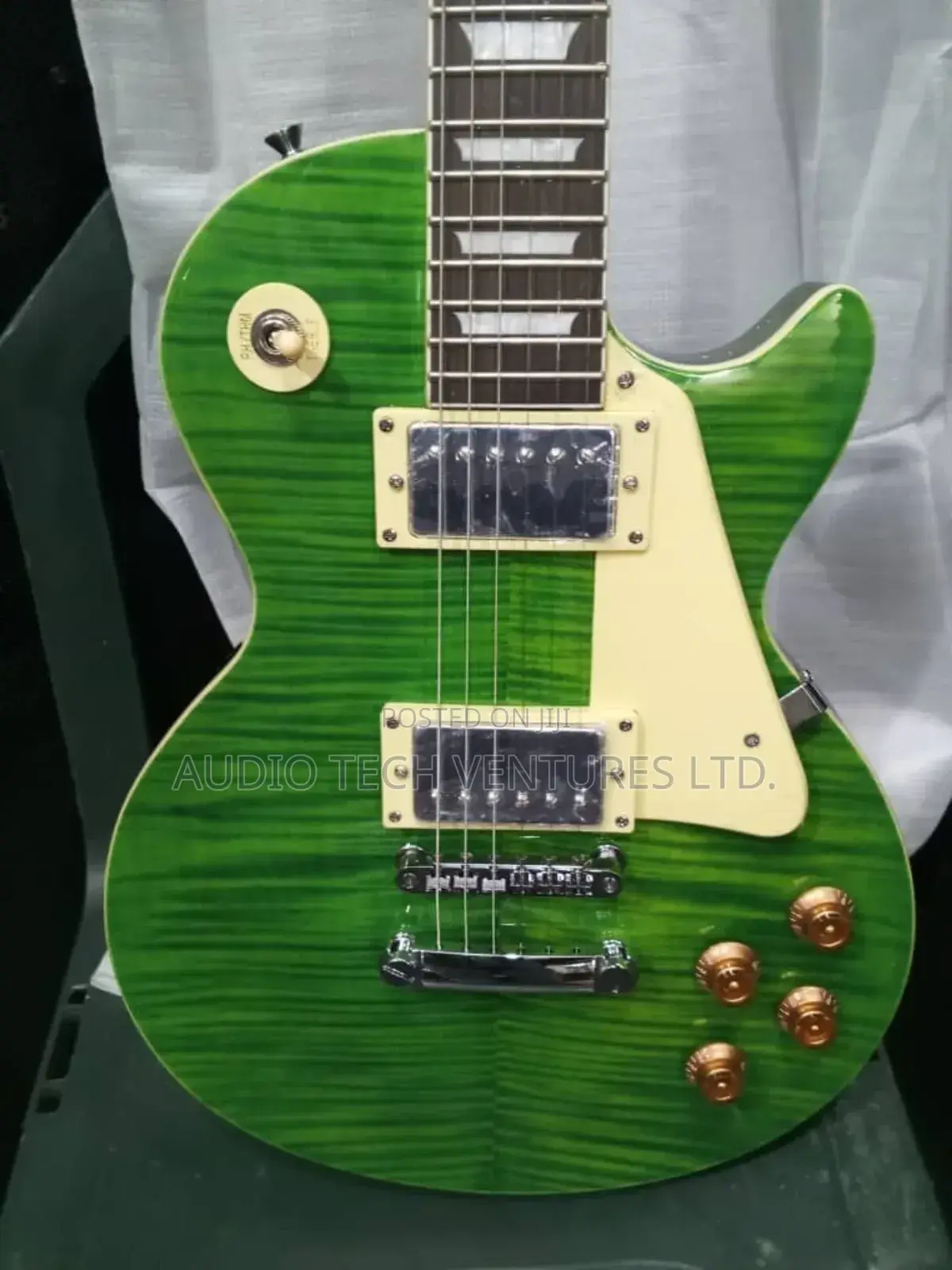 Massive Sound Guitar