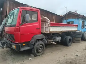 Mercedes Benz 1317 Tipper Truck Red 10tonnage 8bolt