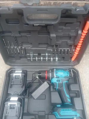 Makita Cordless Screw Machine