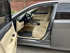 Lexus ES 350 FWD 2014 Gray