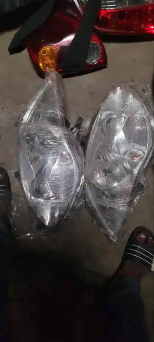 Headlight Toyota Auris