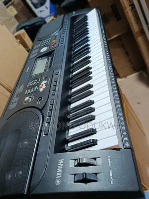 Yamaha PSR-E375 Touch Response Split Piano Keyboard