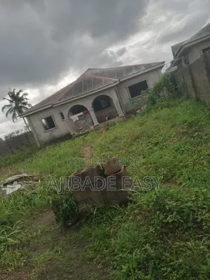 4bdrm Bungalow in Alimosho for sale