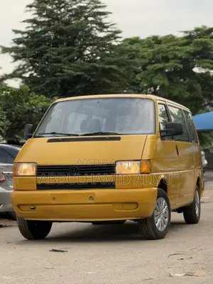 Volkswagen Transporter 2004 Yellow