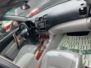 Toyota Highlander Limited 2012 Gray