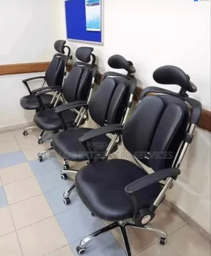 Kidney Shaped Office Chair With Headrest