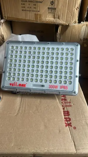 300w Outdoor Solar Spotlights 20000mah Aluminum Waterproof