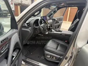 Lexus LX 2023 Silver