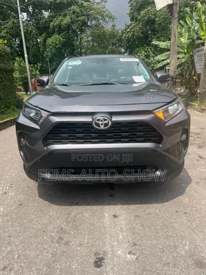 Toyota RAV4 XLE Premium 2021 Gray