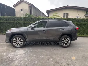 Toyota RAV4 XLE Premium 2021 Gray