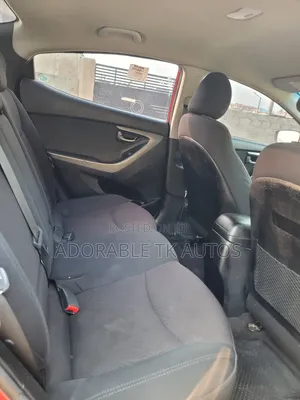 Hyundai Elantra SE Sedan FWD (1.8L 4cyl 6A) 2016 Red