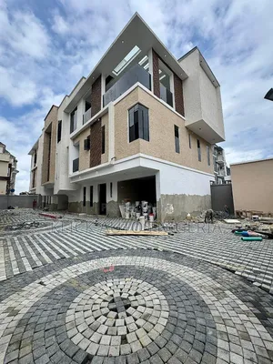 4bdrm Townhouse/Terrace in Lekki Phase 1 for sale