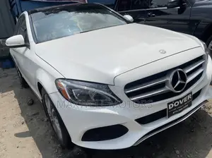 Mercedes-Benz C300 Sport 4Matic Sedan AWD (2.0L 4cyl 7A) 2017 White