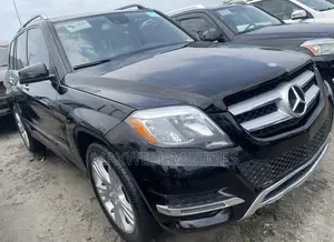 Mercedes-Benz GLK-Class Base GLK 350 4dr AWD 4MATIC (3.5L 6cyl 7A) 2015