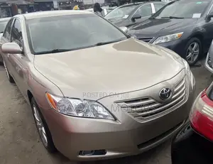 Toyota Camry LE 4dr Sedan (2.4L 4cyl 5A) 2009 Gold