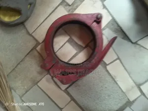 6" Pipe Clips