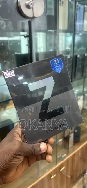 New Samsung Galaxy Z Fold 3 256 GB Black
