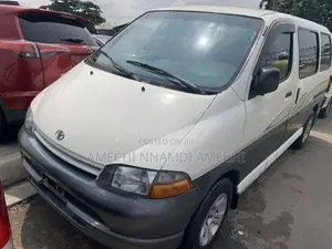 Toyota HiAce 2005 White