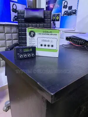 Macikie Hm-4 Headphone Amplifier