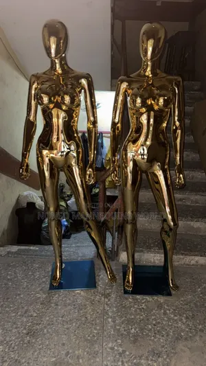 Size 8 Gold Woman With Big Breast