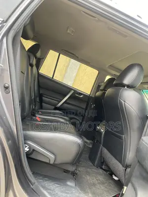 Toyota Highlander SE 2012 Gray