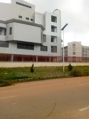 10,000 Leasable Office Space C of O for Sale
