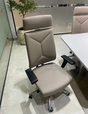 Executive Swivel Office Chair.