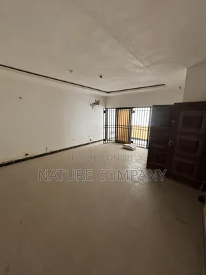 3bdrm Block of Flats in Chevron Drive Estate for rent