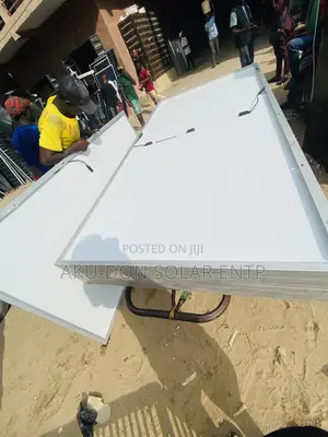 550watts 132cells Original Canadian Half-Cut Mono Solarpanel