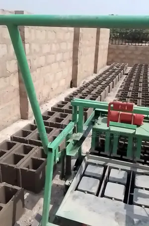 Concrete Block Molding/Making Machine For Sale