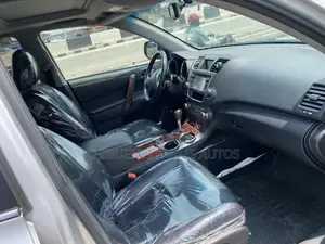 Toyota Highlander Limited 3.5l 4WD 2013 Silver