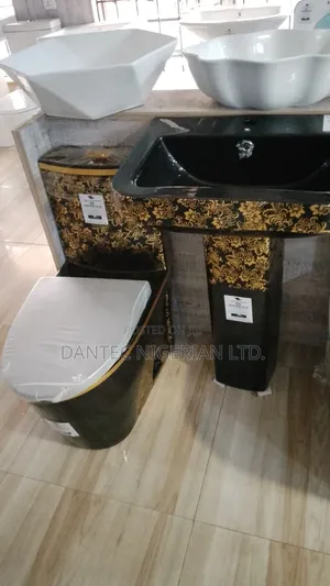Black and Gold Wc Set
