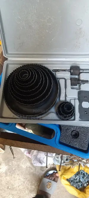 Complete Set of P.O.P Hole Cutter
