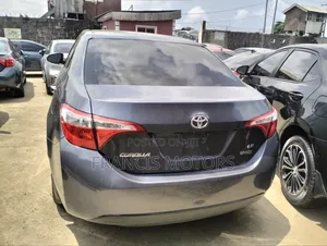 Toyota Corolla 2015 Gray