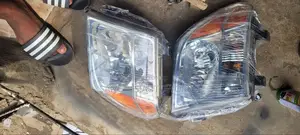 Headlight Nissan Pathfinder 2005